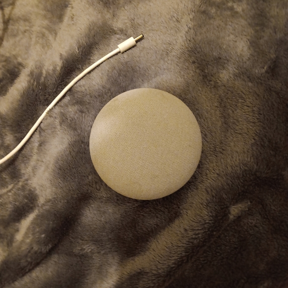 Google Nest Mini - Picture 2 of 3